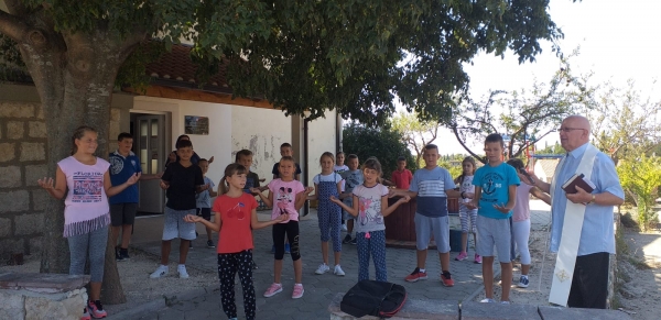 BLAGOSLOV DJECE I MOLITVA ZA POČETAK &Scaron;KOLSKE GODINE NA MALU GOSPU U MOČIĆIMA