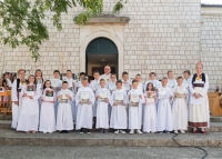 PRVA SVETA PRIČEST